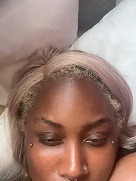 Cocomamii1 live cam on StripChat