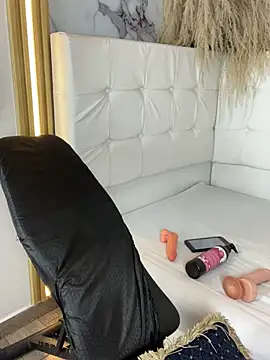 Taliaaa_Paris webcam