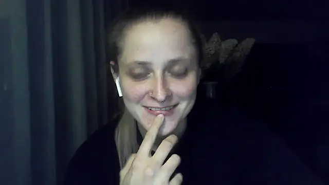 LeaWetGirl webcam