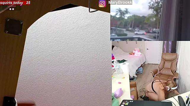 MaryBrook1 live sex cam