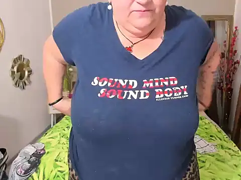Sugarmommy_69X webcam