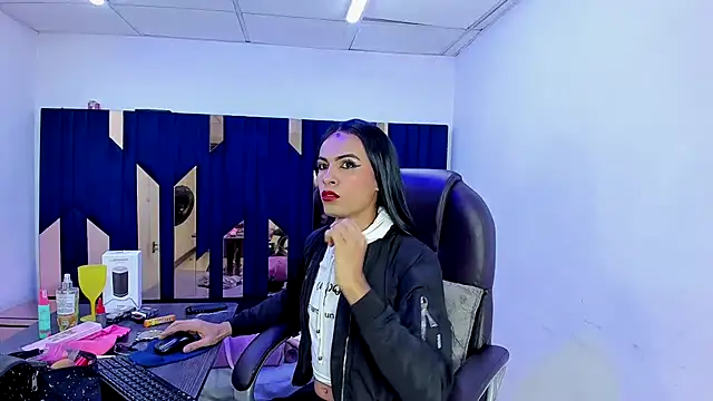 Aisha_hotts777 webcam