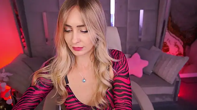 GraceCandy live cam on StripChat