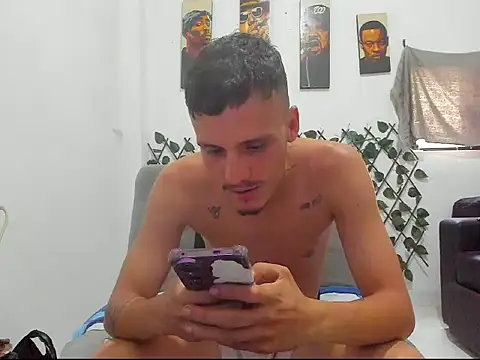 Latins_Boss webcam