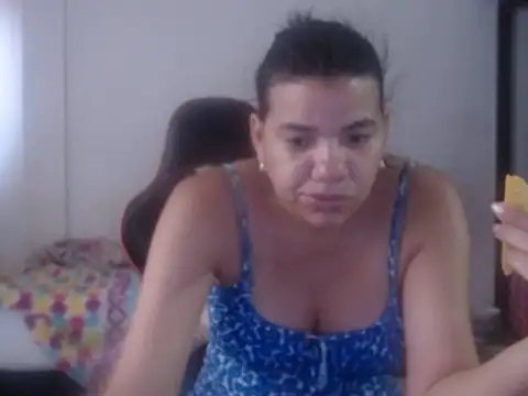 Adriana_0312 live cam on StripChat