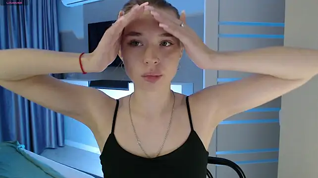 Emily_Hartt webcam