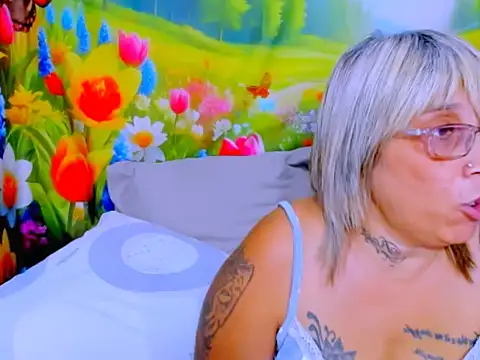 indianroxy webcam