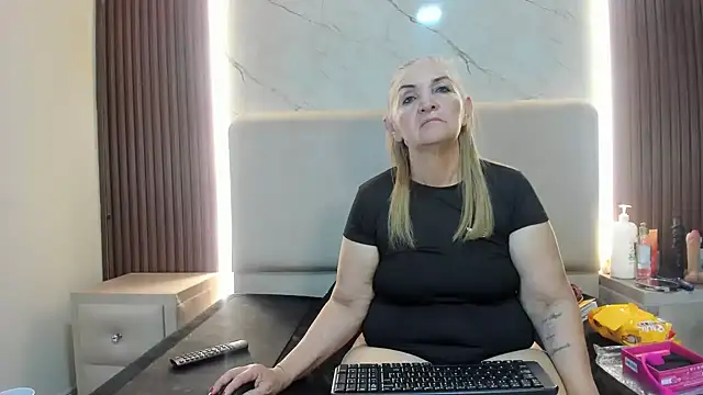 queenstarhy webcam