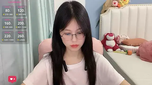 Luna-666 live cam on StripChat