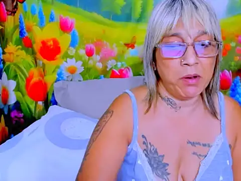 indianroxy webcam