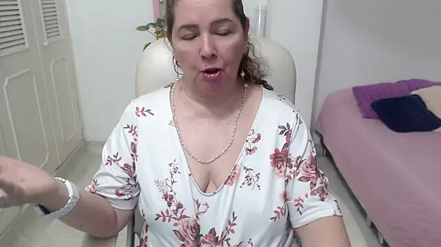 leonela_69 webcam