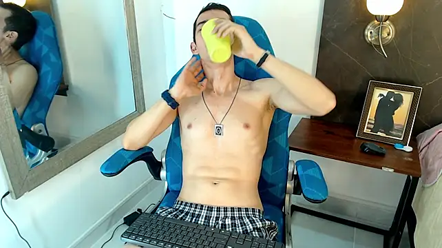 Brandon_Wolf webcam