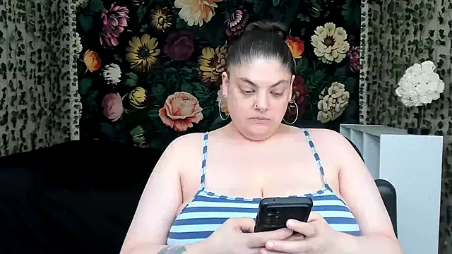 Exxxotic_Melons webcam