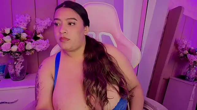 MollyBigBoobs12 live cam on StripChat