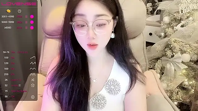 Monica-666888- webcam