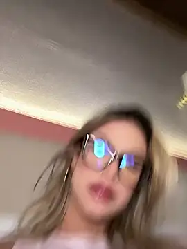 Alisha-Bond webcam
