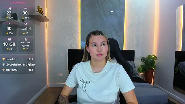 Emmaa_white_ webcam