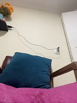 LilaRvsh webcam
