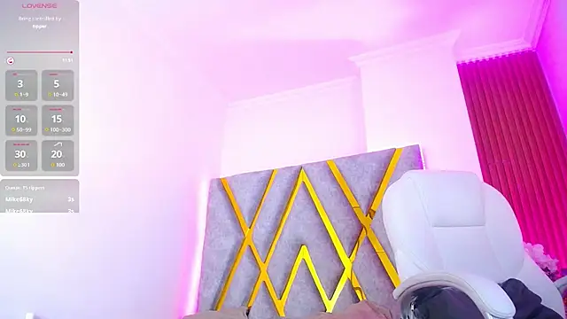Lizza_Jones webcam