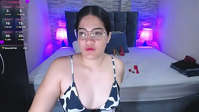 Alison_ski2 live cam on StripChat