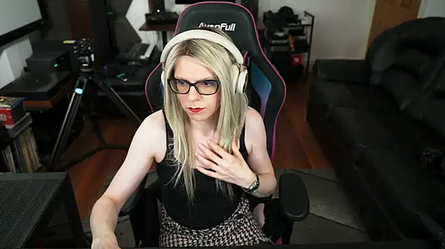 KelseyCobalt live cam on StripChat