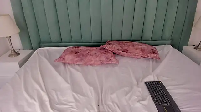 kimjonnes01 webcam