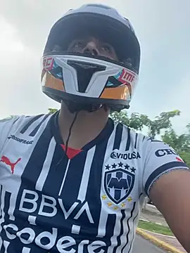 Suavicremoso69 webcam