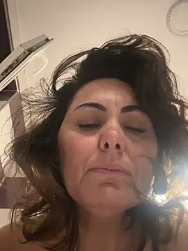 Emma_roqueen webcam