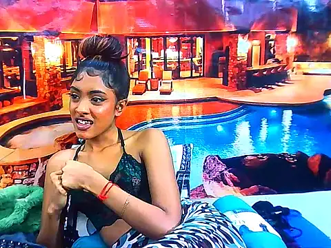 IndianPretty14u2Luv webcam