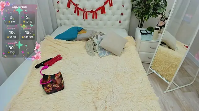 flirtymary (F mature) - TEASE DILDO BETWEEN PUSSY LIPS