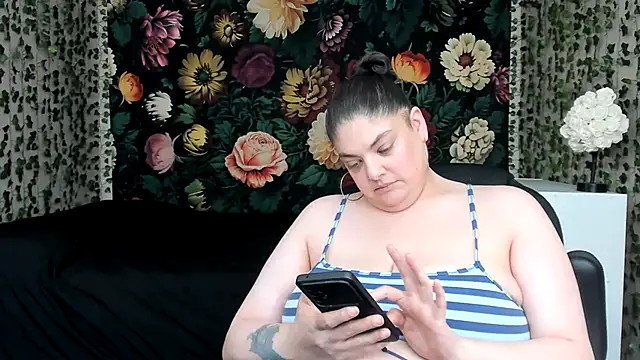 exxxotic_melons (F milf) - Play with my huge juicy melons!!
