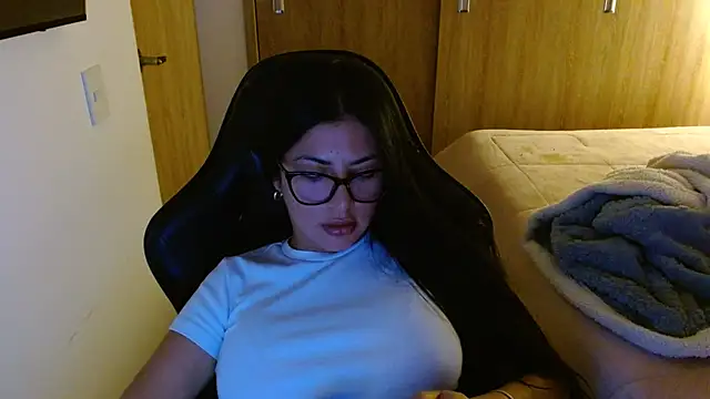 Mia_Paradis webcam