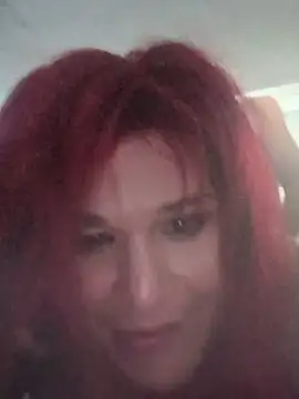 deedeedoll82222 webcam