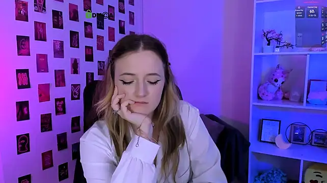 luna_berryy webcam