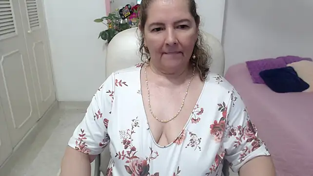 leonela_69 webcam