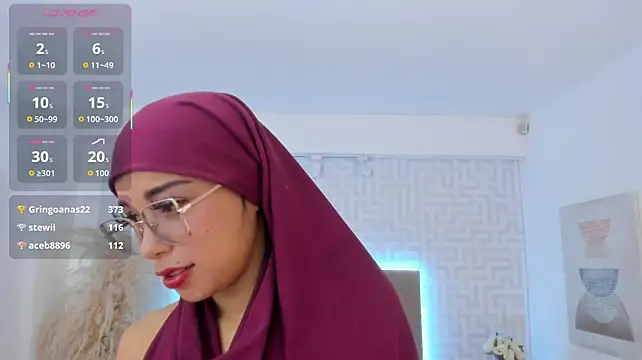 naishaa_ webcam