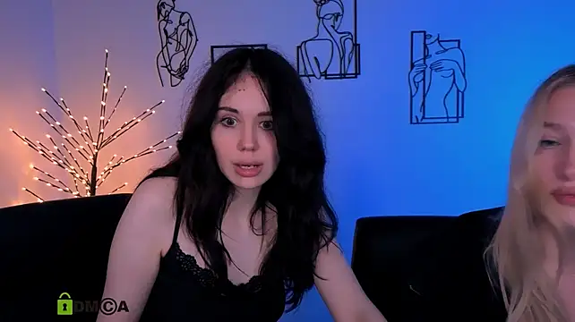 riley_sanders webcam