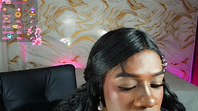 EbonyHansNight webcam