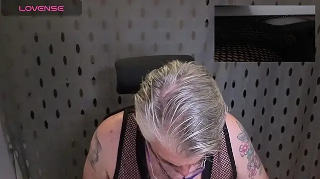 DirtyDaddy_CH webcam