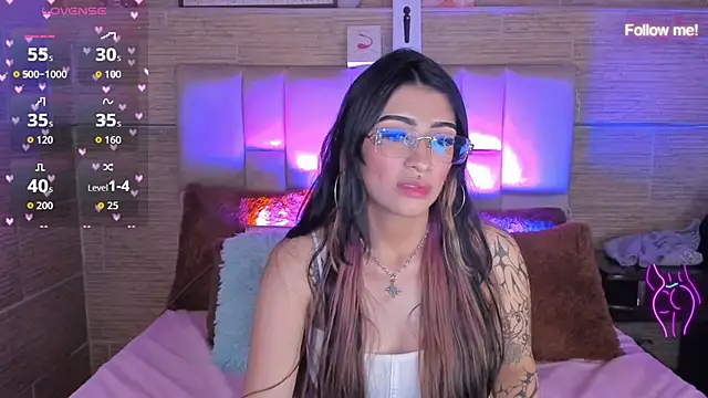 mia_devine_ webcam