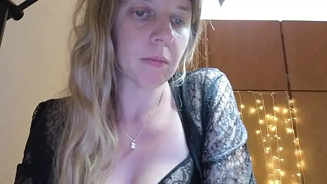 EsmaPons webcam