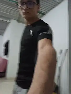 Davitfitnosuke webcam