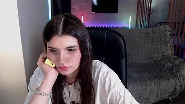AnoraDarkk webcam