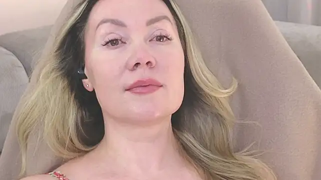 ElleHerry1 webcam