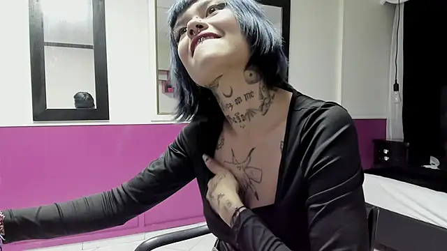 IzzyJizzy_ webcam