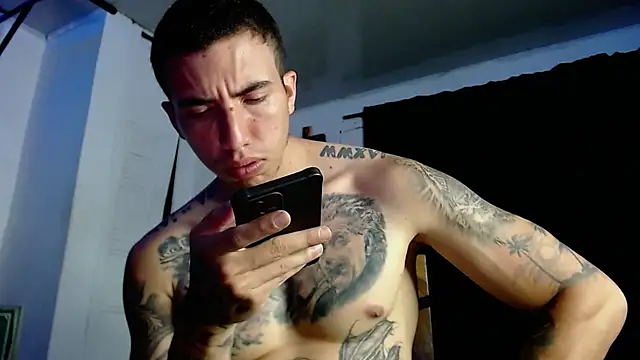 Adam_Hudsond webcam