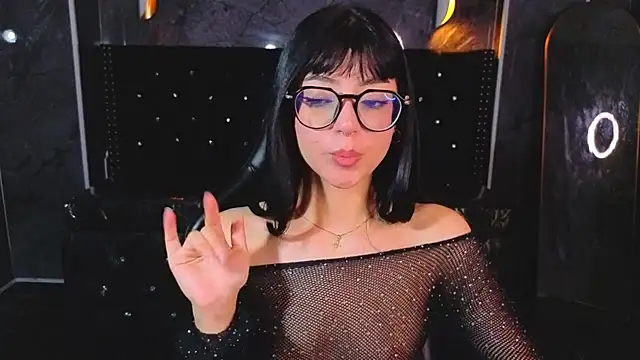 _mia_collins_b_ webcam
