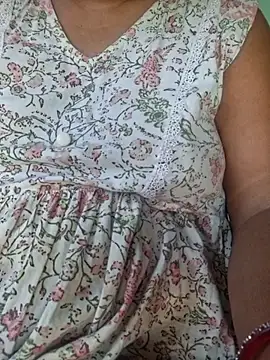 Priya_Bong webcam