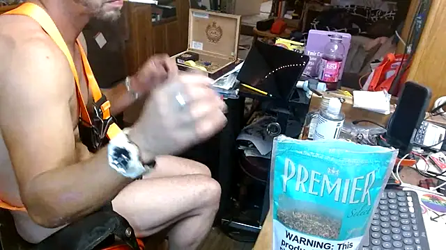 tongueispowerr6d9 webcam