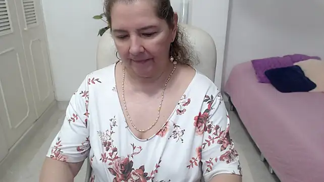 leonela_69 webcam